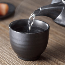 お湯割り　Awamori & Hot water